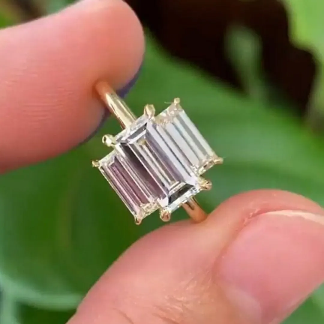 /public/photos/live/Step Cut Long Baguette Moissanite Engagement Ring 474 (1).webp